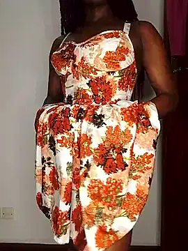 Snapshot of NicRaisaa chatting on 5, 10, 2025 NicRaisaa online show from 5, 10, 2025