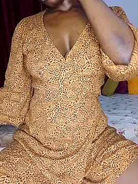 Snapshot of NicRaisaa chatting on 10, 11, 2025 NicRaisaa online show from 10, 11, 2025