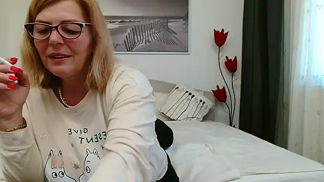 YulliaMilf online show from 9, 3, 2025