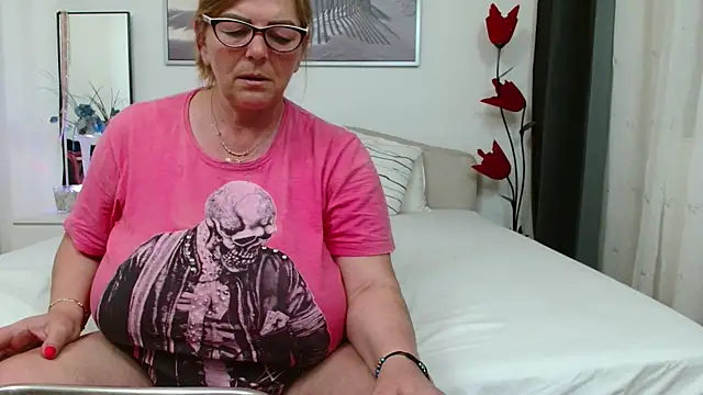 YulliaMilf online show from 8, 5, 2026