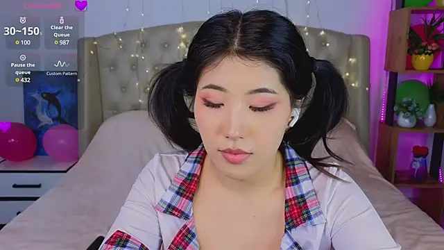 Wendy  Hills online show from 1, 2, 2025