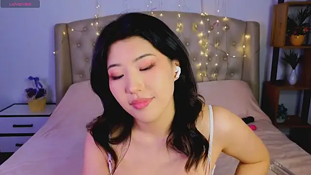 Wendy  Hills online show from 16, 3, 2025