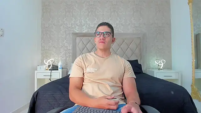 Snapshot of JeffDaltton chatting on 1, 2, 2025 JeffDaltton online show from 1, 2, 2025