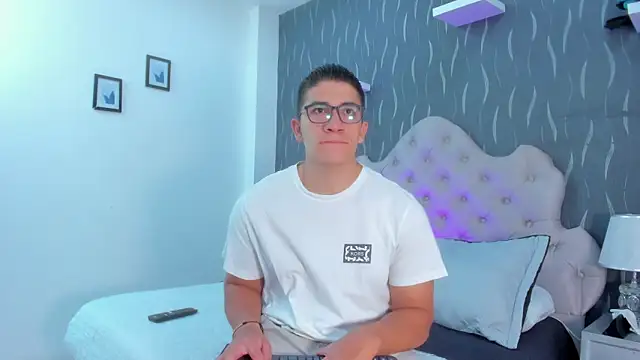 Snapshot of JeffDaltton chatting on 5, 2, 2025 JeffDaltton online show from 5, 2, 2025