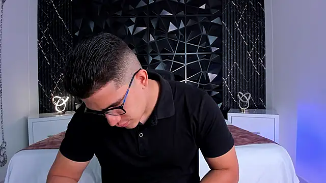 Snapshot of JeffDaltton chatting on 24, 11, 2025 JeffDaltton online show from 24, 11, 2025