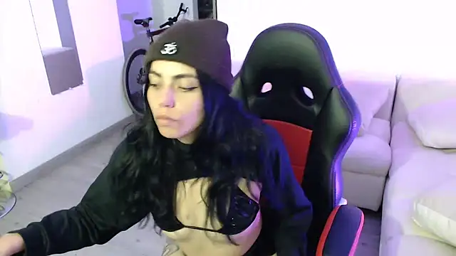 i am nina  online show from 18, 1, 2025