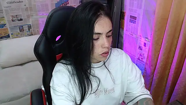 i am nina  online show from 22, 10, 2025