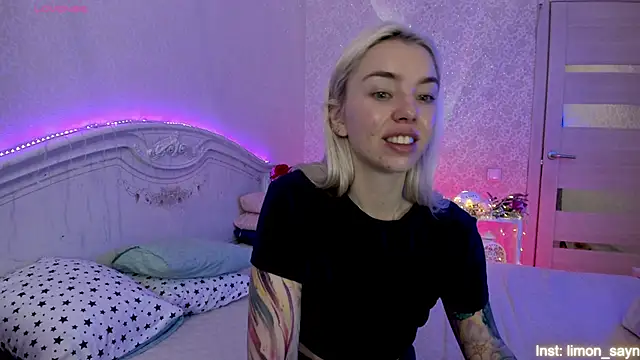 LillyMoure  online show from 12, 9, 2025