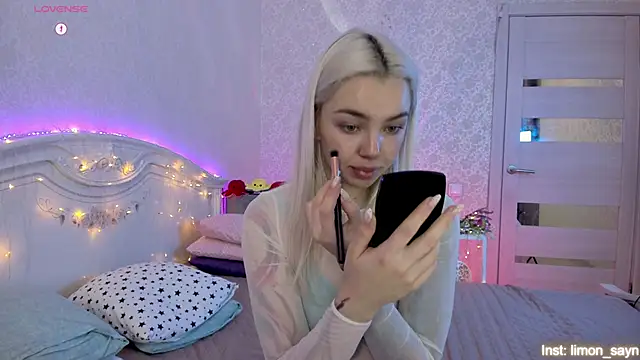 LillyMoure  online show from 11, 10, 2025