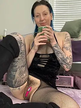 MissCumberdale online show from 25, 11, 2025