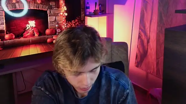 Snapshot of dimitri_tv chatting on 30, 10, 2025 dimitri tv online show from 30, 10, 2025