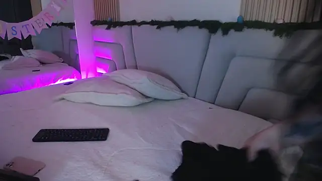 Snapshot of Miss_Loise chatting on 6, 4, 2026 Miss Loise online show from 6, 4, 2026