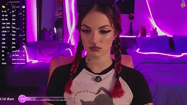 Snapshot of BratzieDarsie chatting on 3, 7, 2026 BratzieDarsie online show from 3, 7, 2026