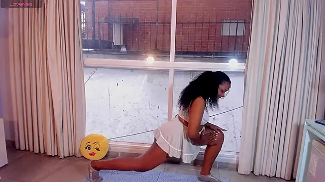 Snapshot of ElizabethBell_ chatting on 1, 2, 2026 ElizabethBell online show from 1, 2, 2026