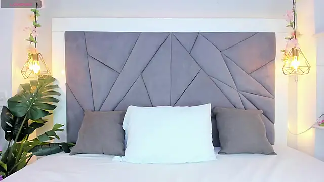 Snapshot of KiarhaTrixie chatting on 19, 10, 2025 KiarhaTrixie online show from 19, 10, 2025