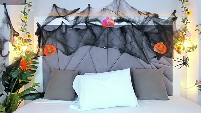 Snapshot of KiarhaTrixie chatting on 1, 11, 2025 KiarhaTrixie online show from 1, 11, 2025