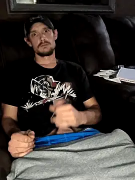 Snapshot of Midwestalpha chatting on 27, 10, 2025 Midwestalpha online show from 27, 10, 2025