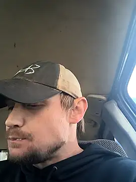 Snapshot of Midwestalpha chatting on 9, 11, 2025 Midwestalpha online show from 9, 11, 2025