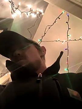 Snapshot of Midwestalpha chatting on 15, 12, 2025 Midwestalpha online show from 15, 12, 2025