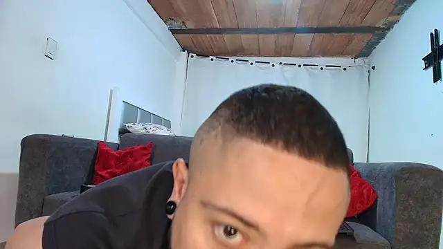 Snapshot of doglass_costa chatting on 18, 2, 2026 doglass costa online show from 18, 2, 2026