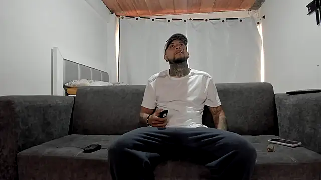 Snapshot of doglass_costa chatting on 24, 2, 2026 doglass costa online show from 24, 2, 2026