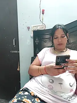 Snapshot of Poojabhabi101 chatting on 4, 10, 2025 Poojabhabi101 online show from 4, 10, 2025