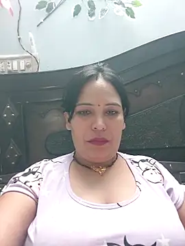 Snapshot of Poojabhabi101 chatting on 9, 11, 2025 Poojabhabi101 online show from 9, 11, 2025