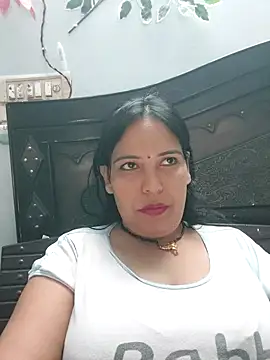 Snapshot of Poojabhabi101 chatting on 10, 11, 2025 Poojabhabi101 online show from 10, 11, 2025