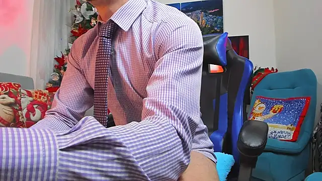 LiamCossio  online show from 12, 12, 2024