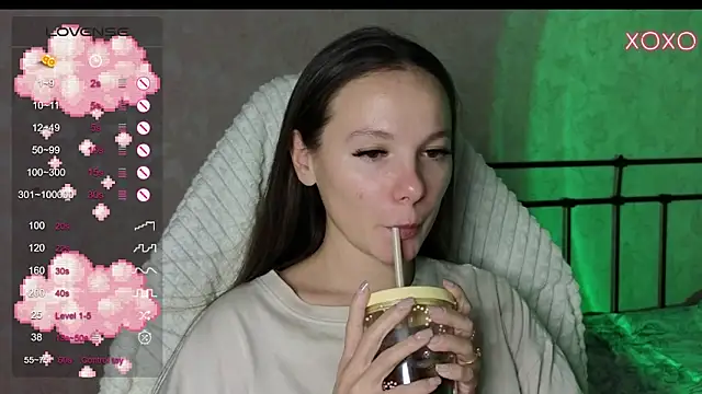 Snapshot of lil_luna_x chatting on 1, 12, 2024 lil luna x online show from 1, 12, 2024