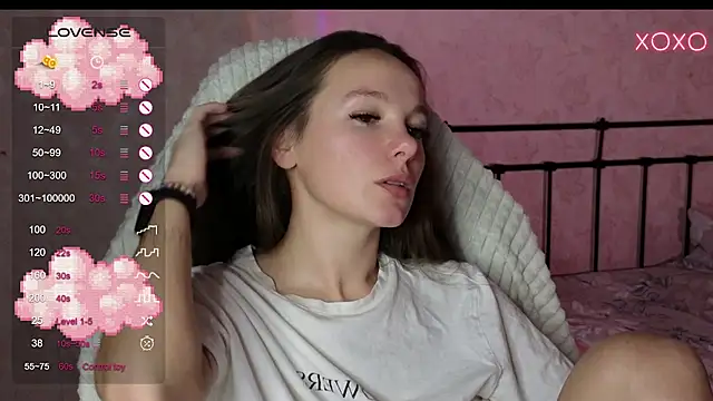 Snapshot of lil_luna_x chatting on 7, 12, 2024 lil luna x online show from 7, 12, 2024