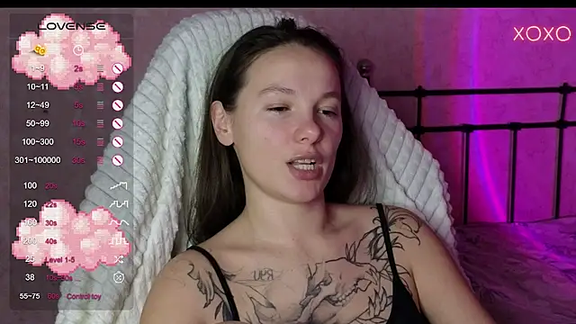 Snapshot of lil_luna_x chatting on 10, 12, 2024 lil luna x online show from 10, 12, 2024