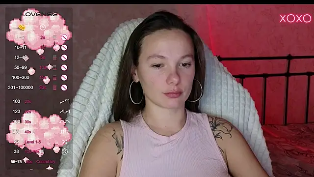 Snapshot of lil_luna_x chatting on 11, 12, 2024 lil luna x online show from 11, 12, 2024