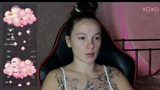 Snapshot of lil_luna_x chatting on 13, 12, 2024 lil luna x online show from 13, 12, 2024