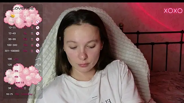 Snapshot of lil_luna_x chatting on 15, 12, 2024 lil luna x online show from 15, 12, 2024