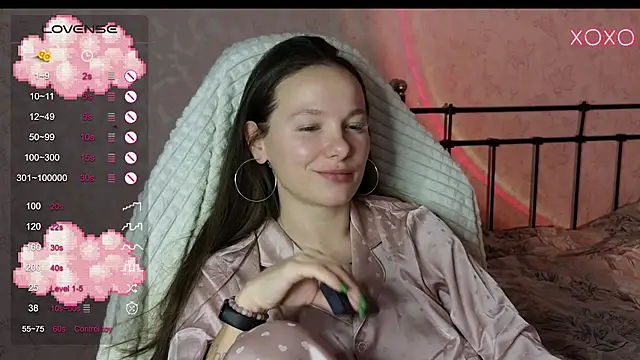 Snapshot of lil_luna_x chatting on 20, 1, 2025 lil luna x online show from 20, 1, 2025