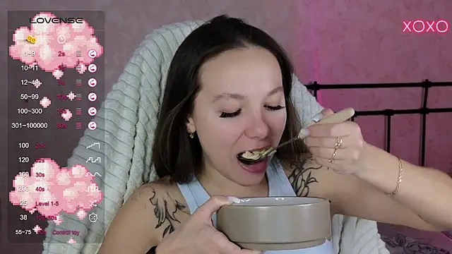 Snapshot of lil_luna_x chatting on 19, 2, 2025 lil luna x online show from 19, 2, 2025