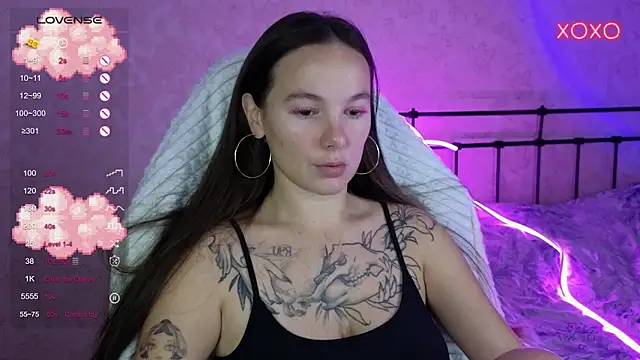 Snapshot of lil_luna_x chatting on 6, 10, 2025 lil luna x online show from 6, 10, 2025