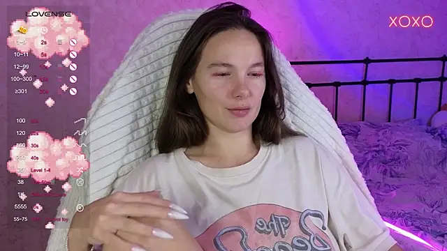 Snapshot of lil_luna_x chatting on 7, 10, 2025 lil luna x online show from 7, 10, 2025