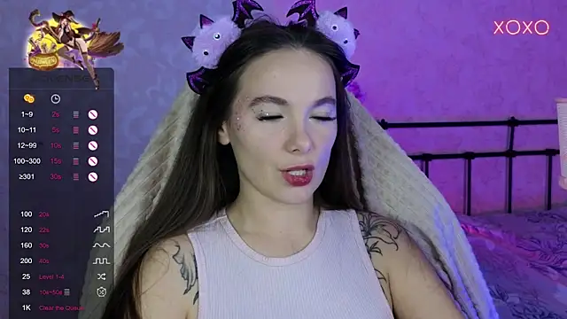 Snapshot of lil_luna_x chatting on 31, 10, 2025 lil luna x online show from 31, 10, 2025