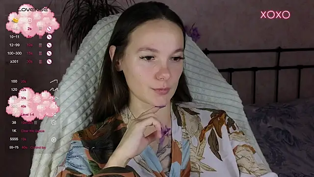 Snapshot of lil_luna_x chatting on 13, 11, 2025 lil luna x online show from 13, 11, 2025