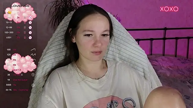 Snapshot of lil_luna_x chatting on 26, 11, 2025 lil luna x online show from 26, 11, 2025