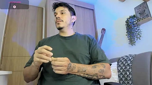 Snapshot of alejandro_stark chatting on 30, 6, 2026 alejandro stark online show from 30, 6, 2026