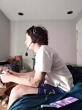 LiverandBrat77 online show from 9, 1, 2025