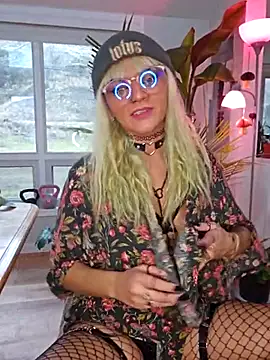 anyalikestosuck online show from 15, 12, 2025