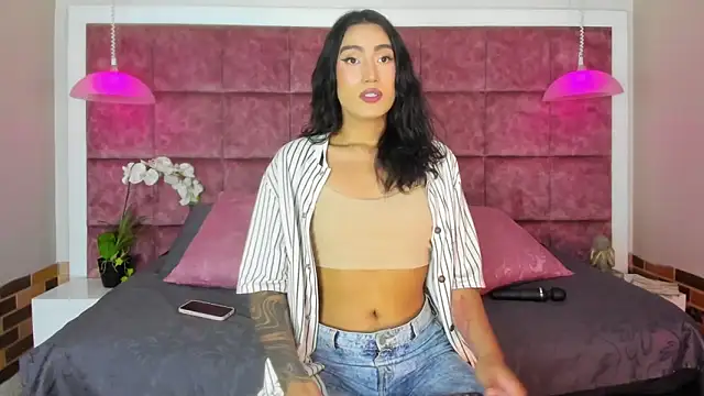 Taly Fox online show from 25, 2, 2025