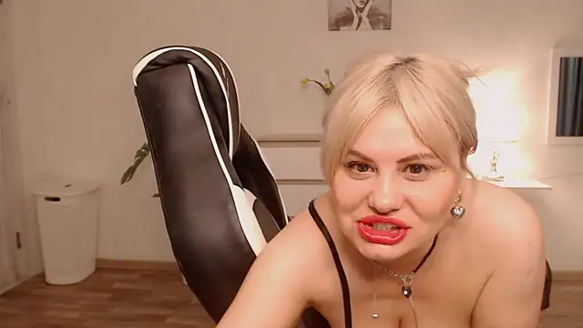 Lola Richie online show from 20, 12, 2025