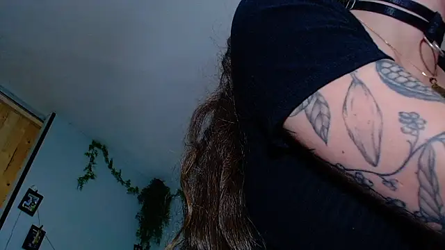 VickyJackson  online show from 23, 10, 2025