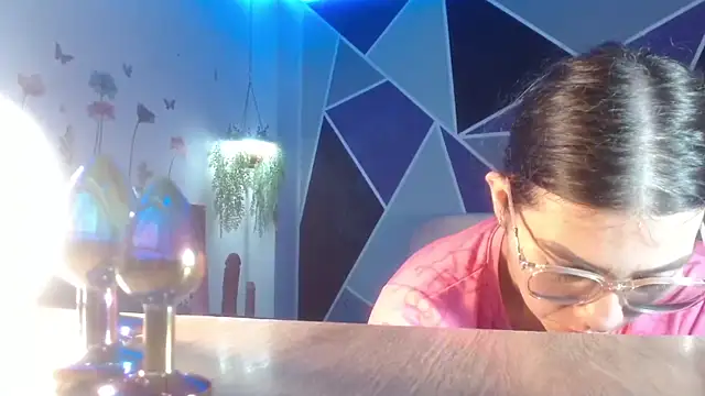 DaMikaela  online show from 22, 9, 2025