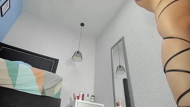 LORENADAVIES online show from 11, 2, 2025